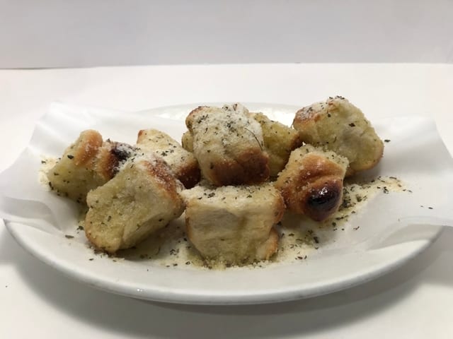 Garlic Knots (Half).
