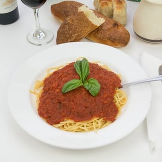 Spaghetti w/ Tomato Sauce (Full)