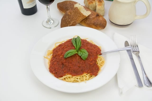 Spaghetti w/ Tomato Sauce (Full).